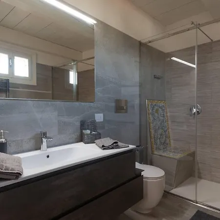 De Amicis Retrait - Eleganza Nel Cuore Di Appartement