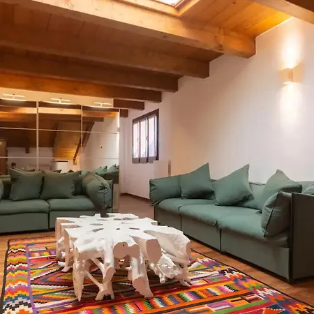 De Amicis Retrait - Eleganza Nel Cuore Di Appartement